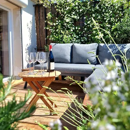 Sunny Terrace In Modern Flat With Ac
